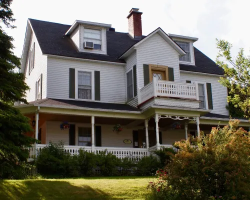 Au Manoir de la rue Merry Hotels in Magog