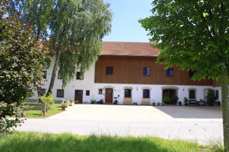 Pension Bernhardhof Отели в г. Linden