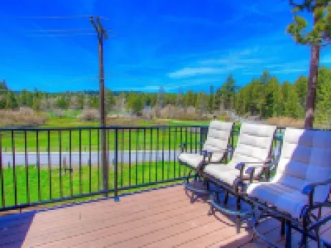 Park View Paradise 3 Bedroom Condo by RedAwning Hotels in Dollar Point