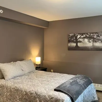 Great North Lodging Apartments Hotels near Hilltop Ski Area