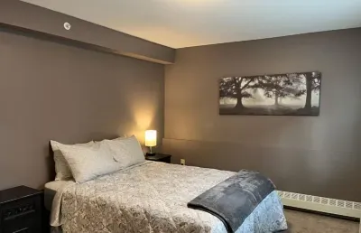 Great North Lodging Apartments Hotels near Fred Meyer Grocery Pickup and Delivery