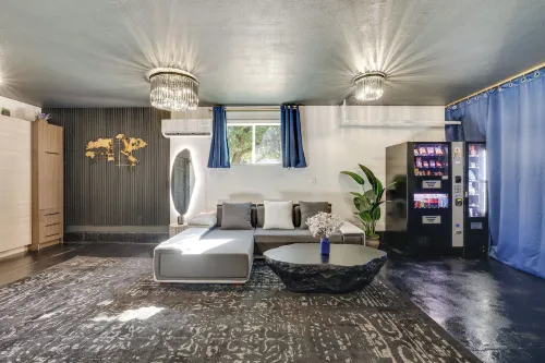 Boise Home w/ Hot Tub, Yard ~ 5 Mi to Dtwn! - Apartments