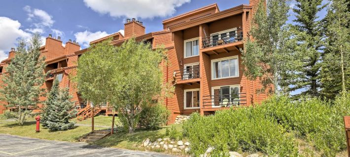 Silverthorne Condo Patio, Mtn Views, Pool Access! Hotels in Silverthorne