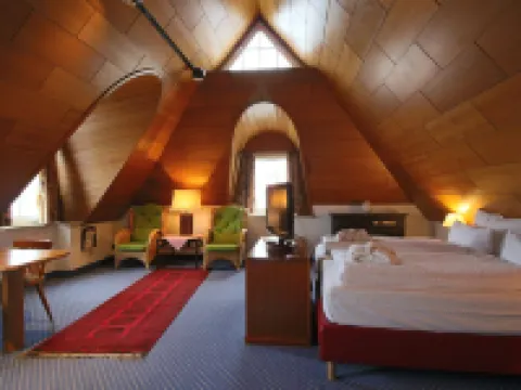 ลันด์เฮาส์ ชตูทซี โรงแรมในคุกซ์ฮาเฟน