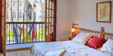 Hotel Gaudi Отели в г. Асторга