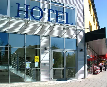 Hotel am Segelhafen Отели в г. Пассаде
