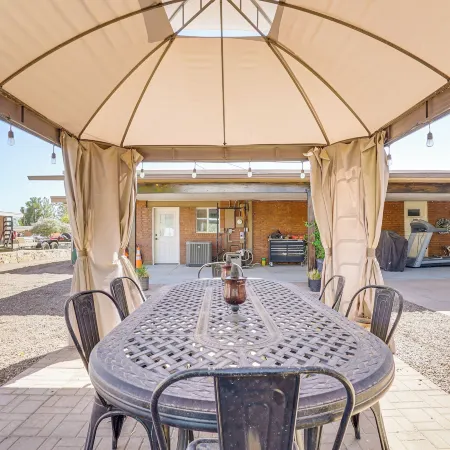 Near Casino & Shops: Cozy Apt in West El Paso!