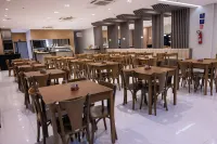Rota 44飯店 - 早餐