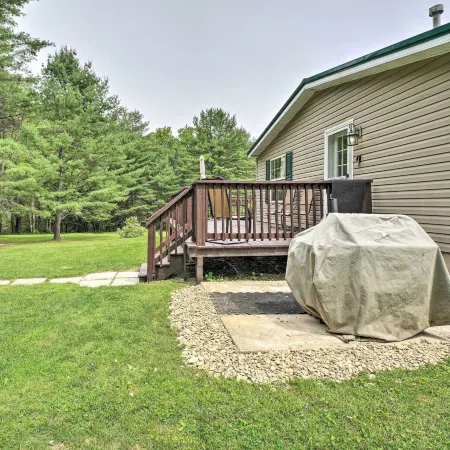 Deck, Fire Pit & Yard: Mountain Escape!