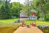 Authentic 1912 Adirondack Lake Camp w/ Fire Pit - Homestays