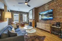 Stylish Dtwn Knoxville Condo w/ Rooftop Deck!