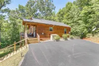 Private Hot Tub and EV Charger Cozy Murphy Cabin! - spa