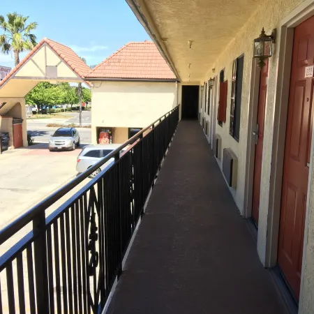 Executive Suites Inn