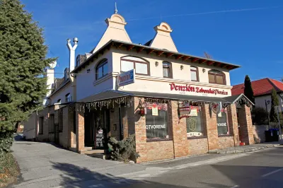 Penzión Wellness & Restaurant Zoborská, Free Parking Hotels in Nitra
