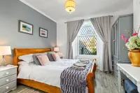 Sunbury Villa - Close to Town and Beaches - جاكوزي