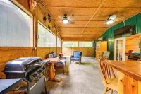 Quiet Abode w/ Gas Grill ~ 5 Miles to Broken Bow! - 3-Star