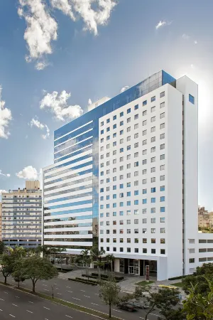 Intercity Porto Alegre Cidade Baixa Отели рядом с достопримечательностью «Музей искусств Риу-Гранди-ду-Сул»
