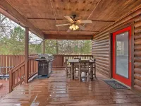 Hot Tub: 'Little Bear's Pond' Broken Bow Cabin Hotels in Broken Bow