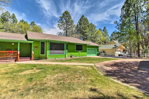Grill, Fire Pit: Pet-Friendly Lakeside Cottage!