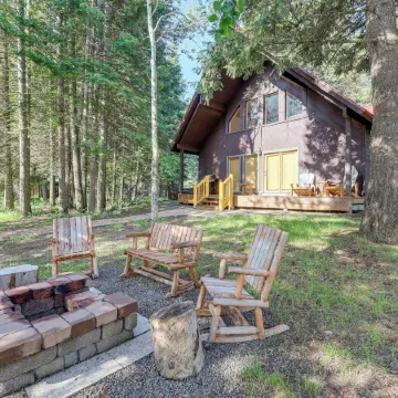 Beautiful McCall Cabin Perfect for Families!