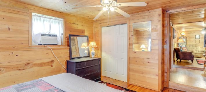 Mountain-View Cabin on Farm: 3 Mi to Town & Shops Hotels in Stone County