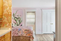 The Jungle Room - Premier Harbor Springs Suite