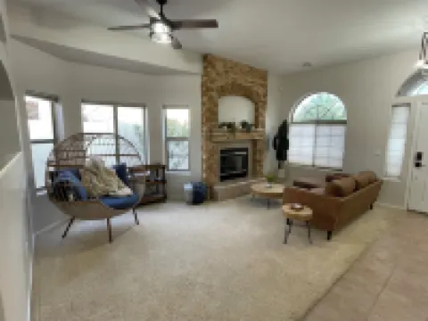 Private and Charming Vacation Home near Downton Gilbert - Pool/hot tub/fireplace