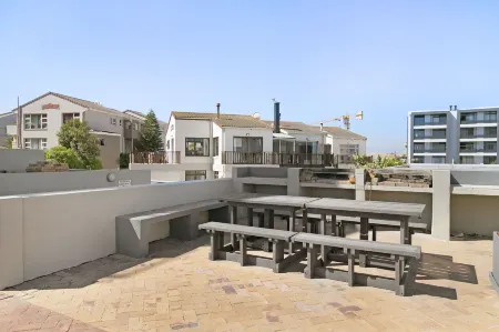 Sea Spray B104 by Host Agents