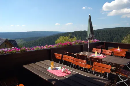 Berggasthaus & Pension Schöne Aussicht Отели в г. Фалькенштайн