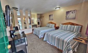Cedar Wood Inn