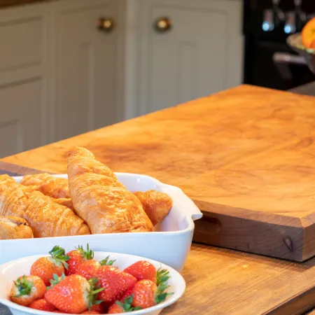 Islip Mill House - Beautiful Riverside Home