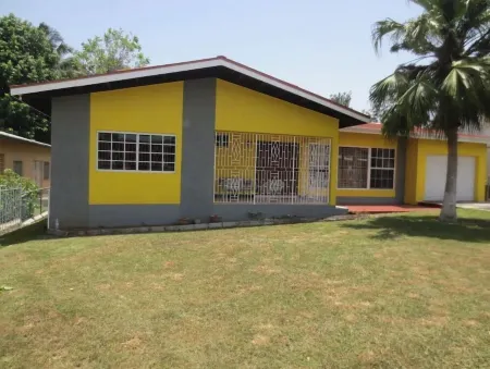 Chateau Yellow on Wint Close