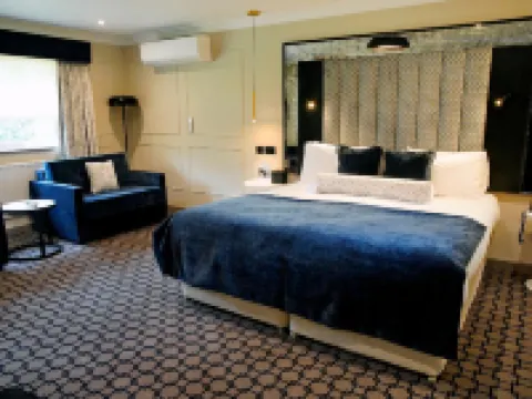 Denham Grove Hotels in Uxbridge