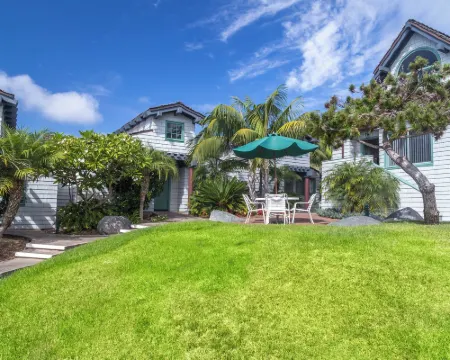 Wave Crest Resort デル・マーのホテル