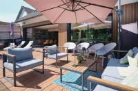 Paris Garden River residence