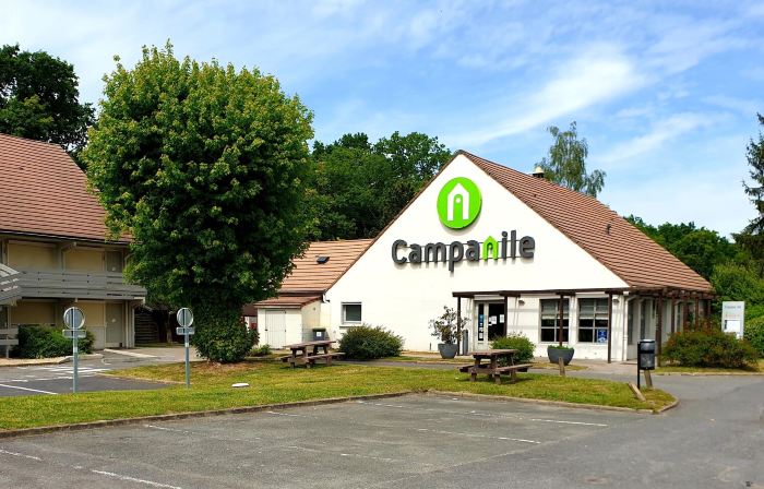 Campanile Chantilly