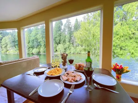 Ultimate Fishing Escape: Reel in the Best Catches & Breathtaking River Views