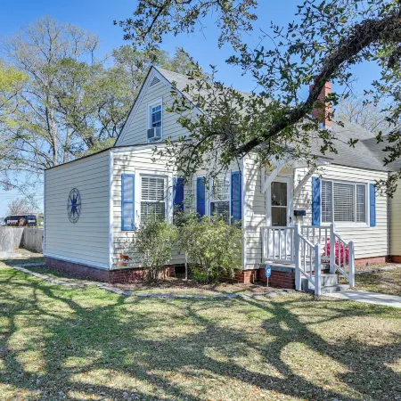 New Bern House w/ Gas Grill Near Neuse River!
