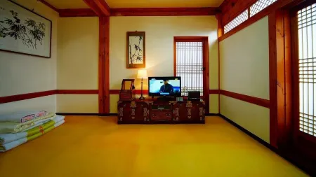 Jeonju Gwigeoraesa Hanok Stay