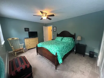 Spacious Comfortable Home, ideal for groups in Franconia Notch