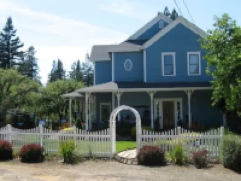 "The Hollies" Wine Country Victorian Farmhouse Hotels in Occidental