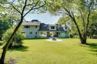 Spacious Family Villa w/ Decks in Chilton! - Villas