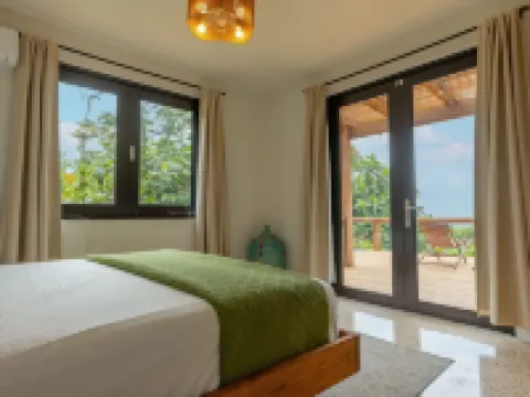 Coyaba House- Private Pool Oasis w/ Ocean View Near The Rainforest & Beaches Hotels in Zarzal