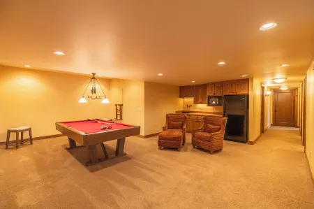 Gavins Point Lakehouse