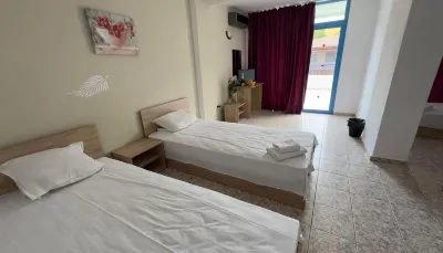 Carnival Hotel a 