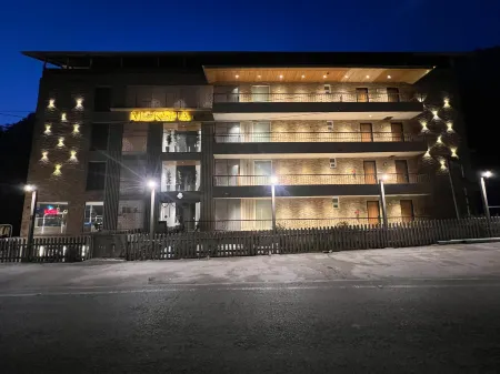 Moksha Riverside Отели в г. Маникаран