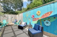 Bacliff Apartment w/ Hot Tub - 3 Mi to Boardwalk! - balcony