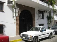 Beachfront Condo - Los Muertos Beach - La Palapa - WALK EVERYWHERE