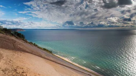 Wow! Book 2 Nights / 1 Free! Nov-April Sleeps 14 Near Dwntwn. 5 Bed/3Bath Clean!