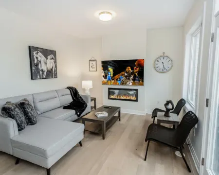 Luxury Home in Oakville Hotels in Oakville